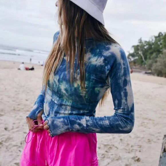 Free People Movement Blue Printed High Jump Long Sleeve Top Baselayer Size Large - Picture 1 of 14